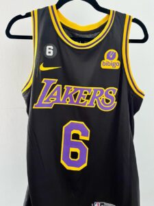 Lakers 6 negra